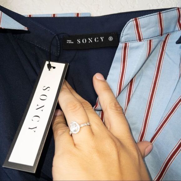 NWT Soncy Navy Stripe Cold Shoulder Top Size 0‎ - Picture 3 of 7